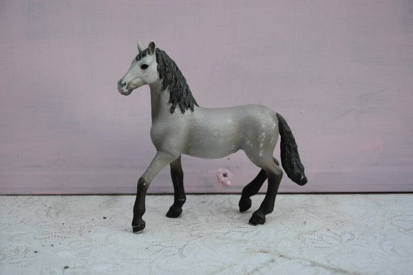 schleich pura raza merrie 13924