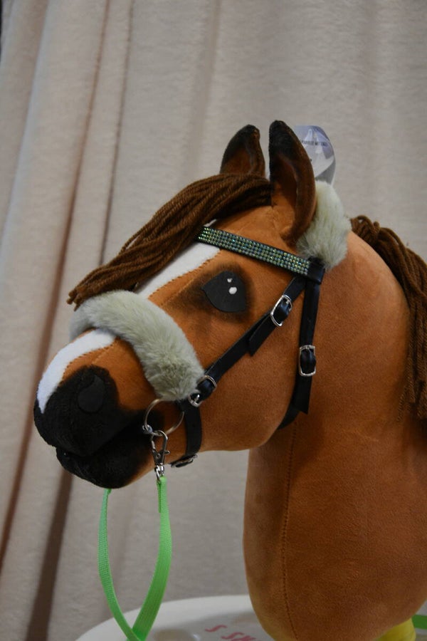 IW fur bridle deal - Pistache