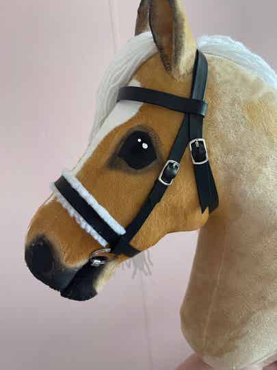 IW fur bridle