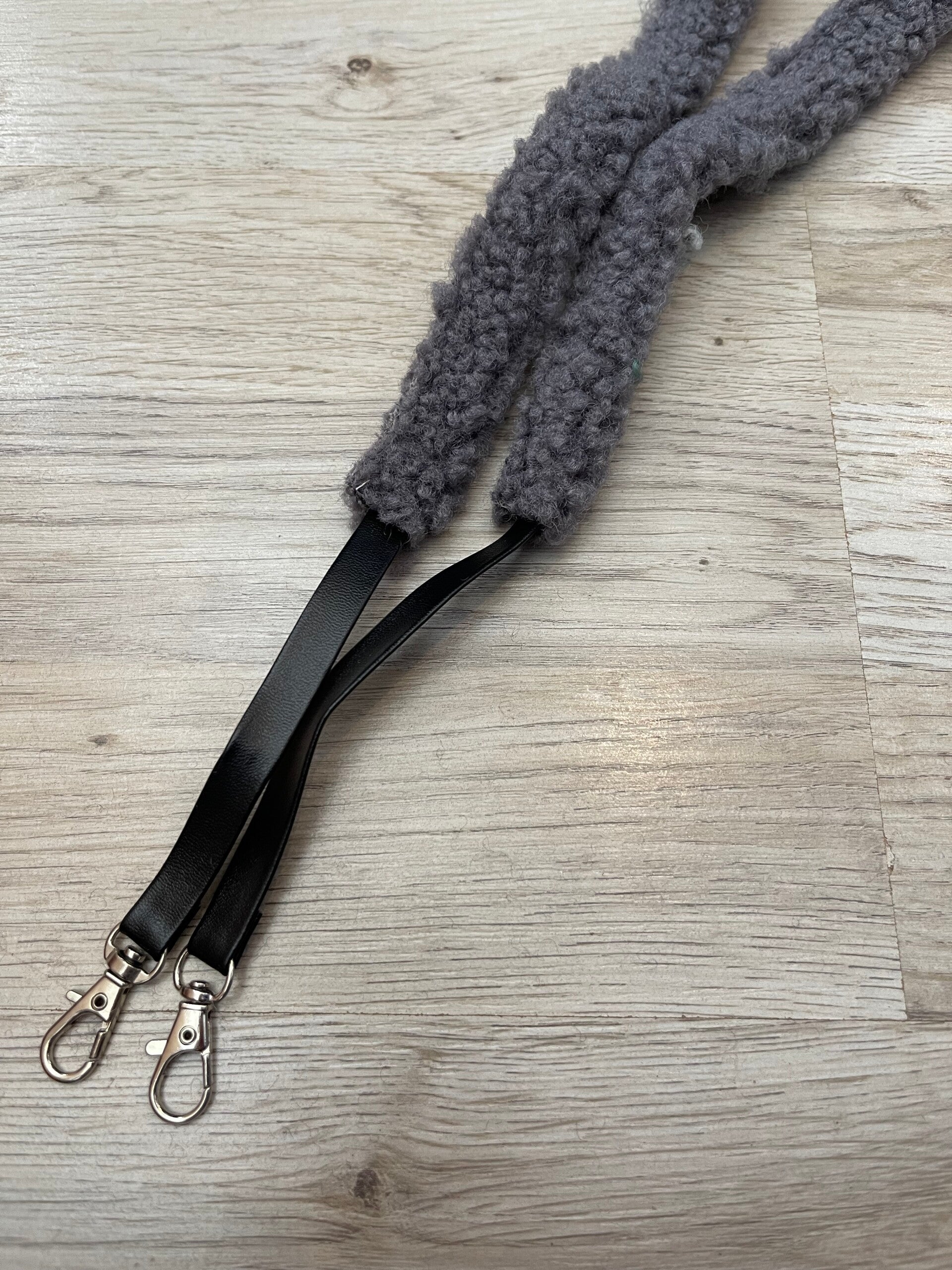 IW fur reins grey