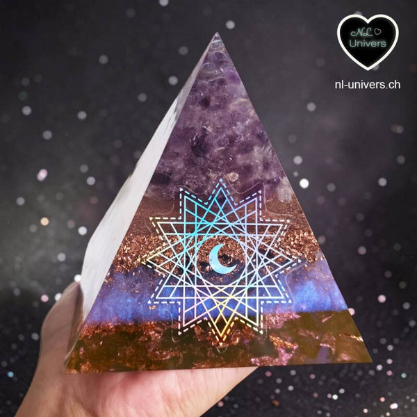 Pyramide orgonite Améthyste avec symbole