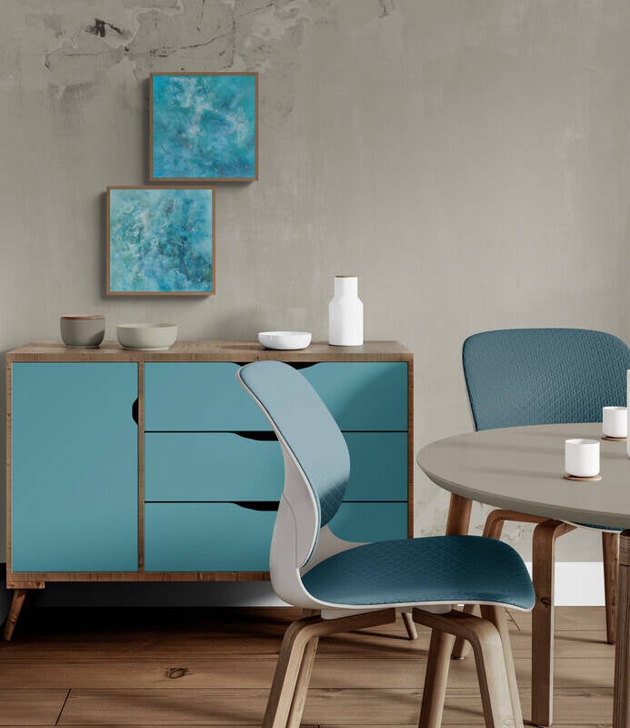 voorbeeld interieur, inrichting, abstract schilderij, boven kast, dressoir, blauw, wit, groen