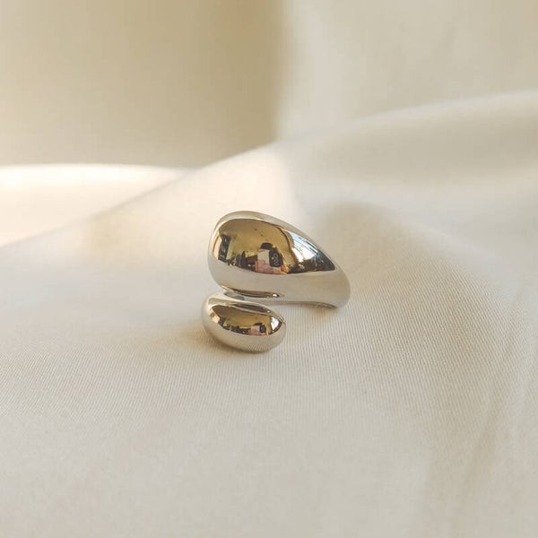 Connected ring zilver