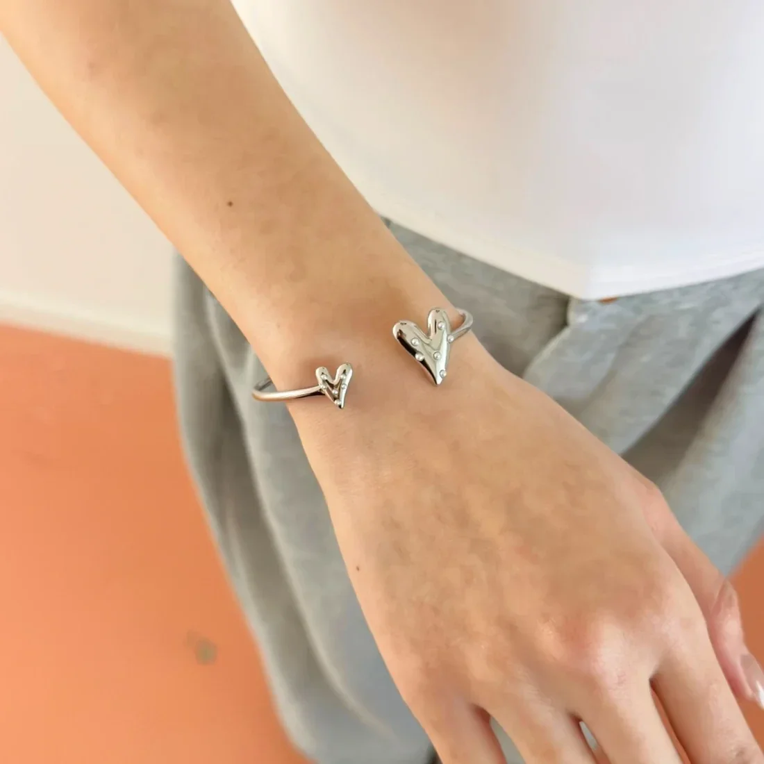 Pearl heart bangle zilver