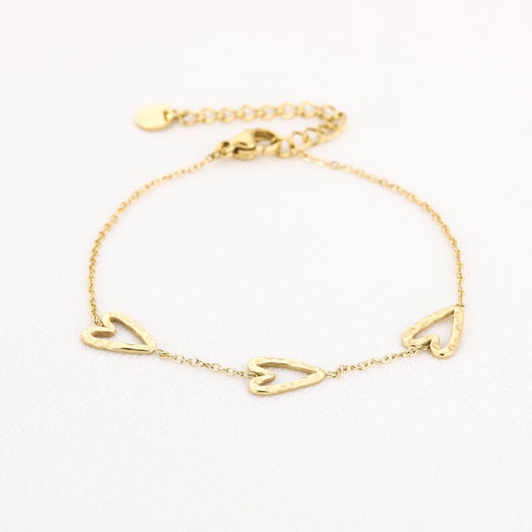 Triple hearts armband goud