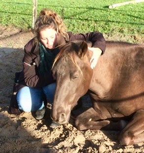 Jacqueline met Onyx op de grond
