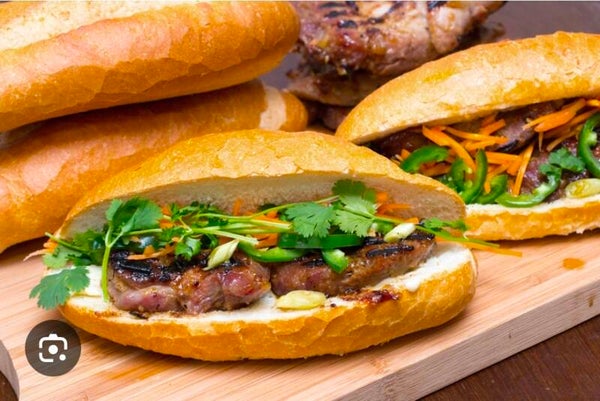 BÁNH MÌ THỊT NƯỚNG