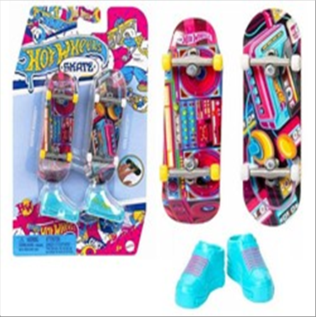 hot-wheels-skate-finger-skateboard-retro-plus-chaussures-lot-de-2-assortis-14x21-5-cm-standard.png