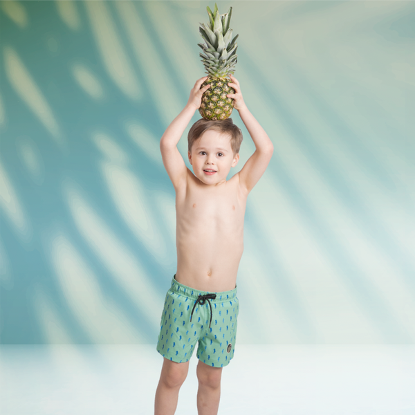 BECOME ZWEMSHORT ZOONLIEF 'HORSING AROUND'