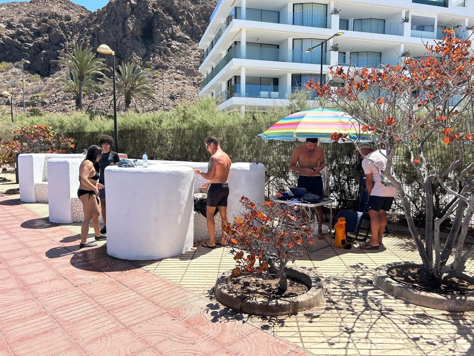 Easy Kayak Tenerife team preparing the kayaks