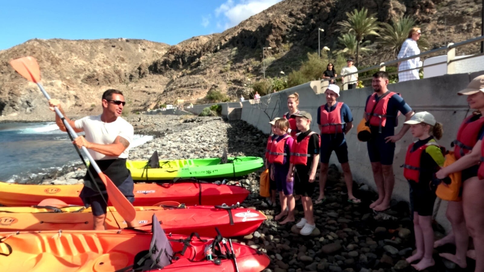 explanations before the excursion with easy kayak