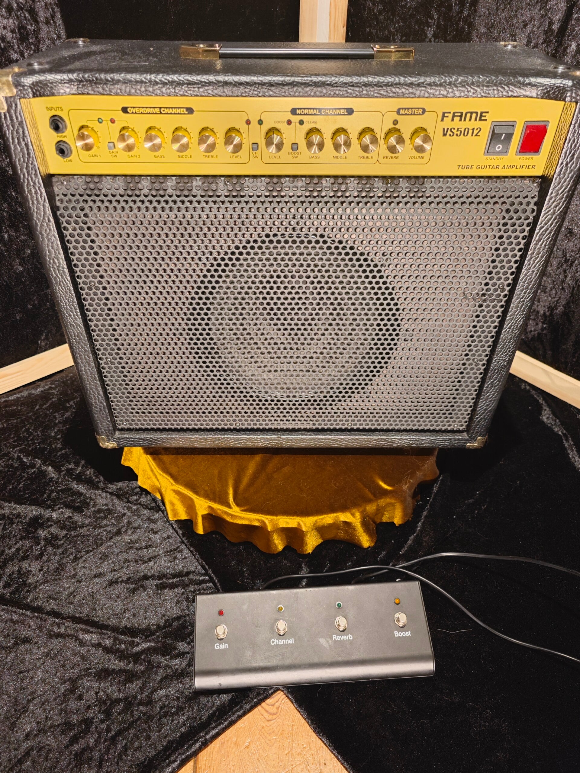 Fame VS5012 all tube amplifier.