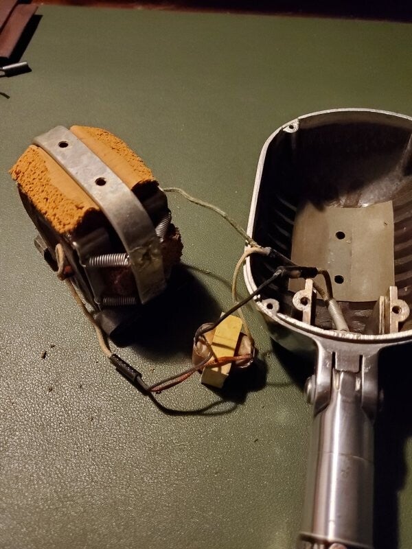 Reparatie aan microfoons, passief.