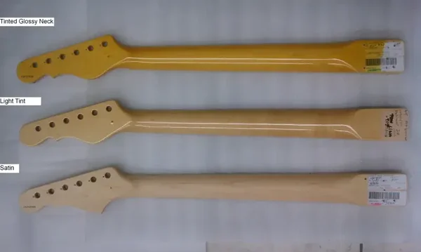 Lakken van hals glans of mat.