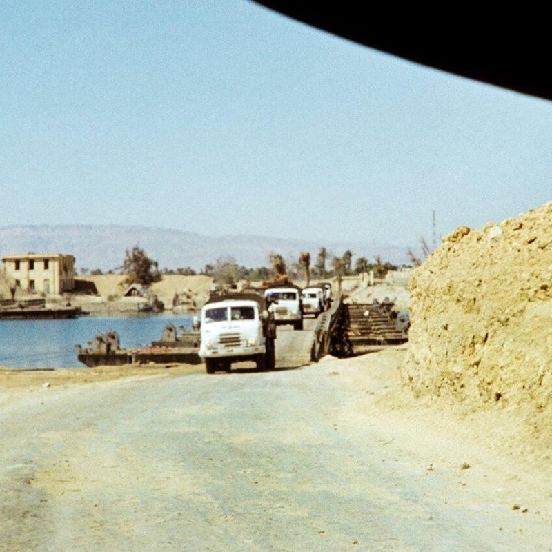 1974_03_21_-gyptische-pontonbr-cke-diente-als-berfahrt-in-den-sinai_03-standard.jpg
