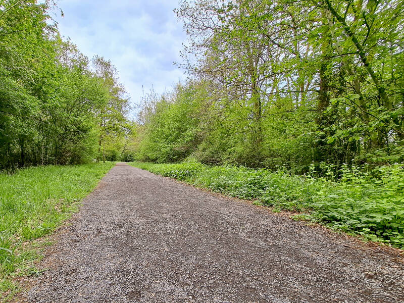 l'ancien tracé de la voie ferrée