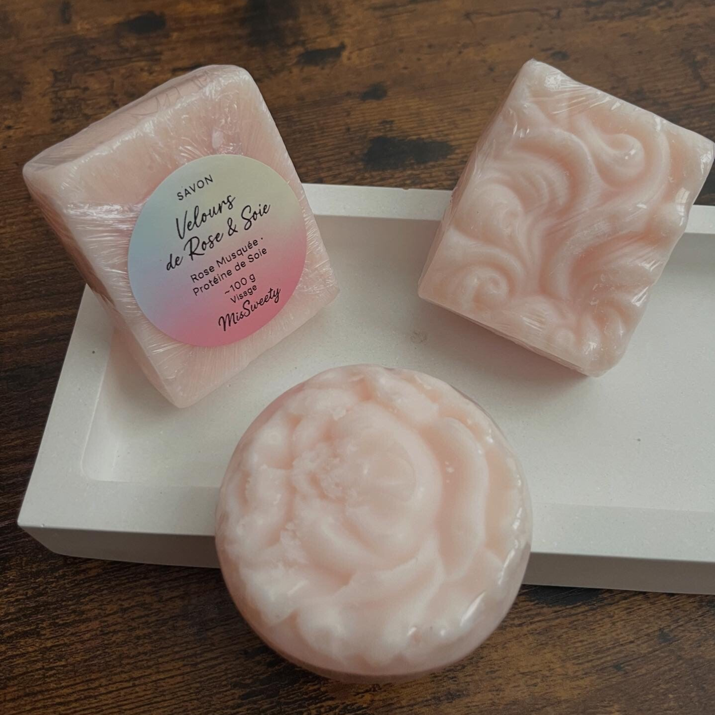 🧼 Savon Artisanal- « Velours de Rose & Soie »