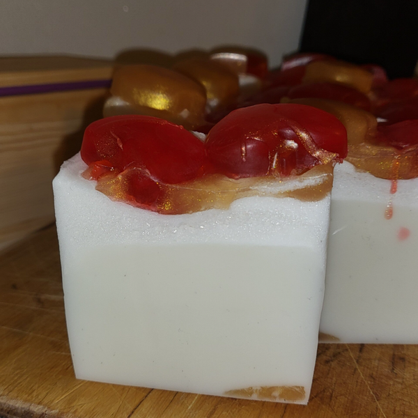 🧼 Savon Artisanal “Péché Gourmand” – Fruits Défendus