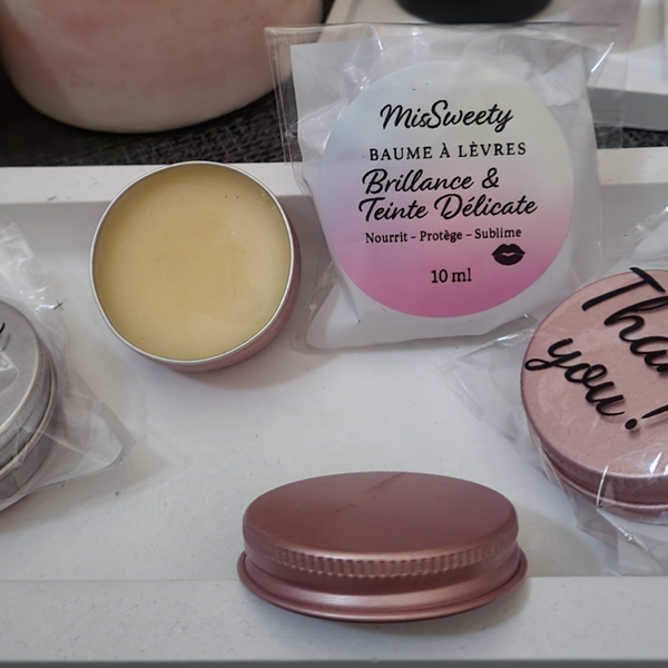 💋 Baume à Lèvres "Brillance & Teinte Délicate" – MisSweety