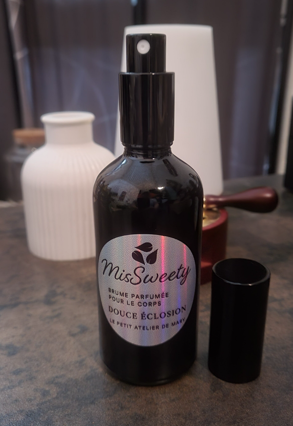 🌸 Brume Parfumée pour le Corps – Douce Éclosion 50ml