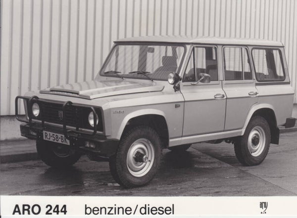 Aro 244 petrol/diesel 4x4, press photo, Dutch, 1986