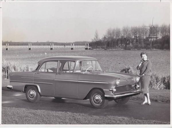 Vauxhall Victor Super Saloon, press photo, UK, 1960