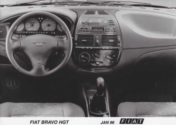 Fiat Bravo HGT dashboard, press photo, Italy, 1/1996