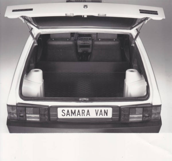Lada Samara Blinded Van trunk, press photo, Dutch, 1980s