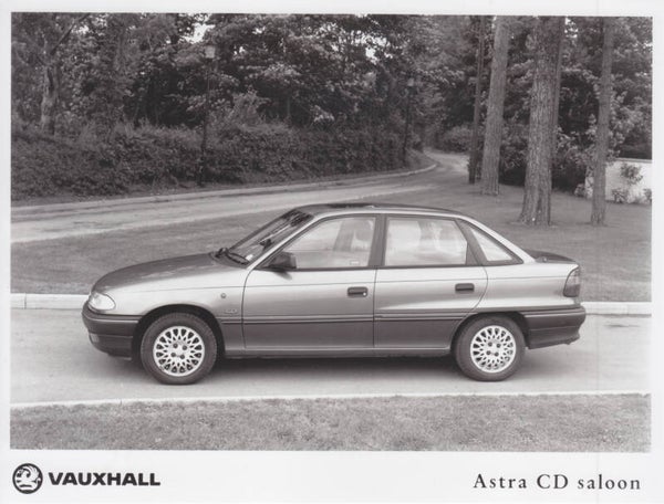 Vauxhall Astra CD Saloon, press photo, UK, 1992