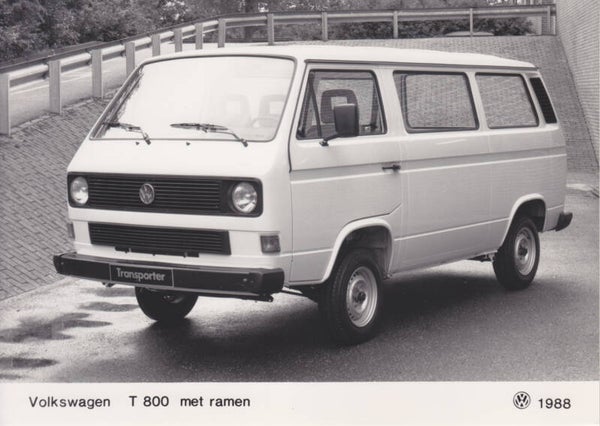 Volkswagen Transporter T 800 Van with side windows, press photo, Dutch, 1988