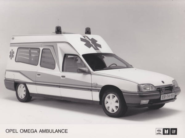 Opel Omega Ambulance front view, press photo, Dutch, 1990