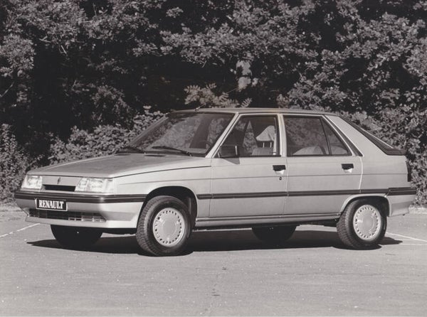 Renault 11 Hatchback, 2 different press photos, France, 1987