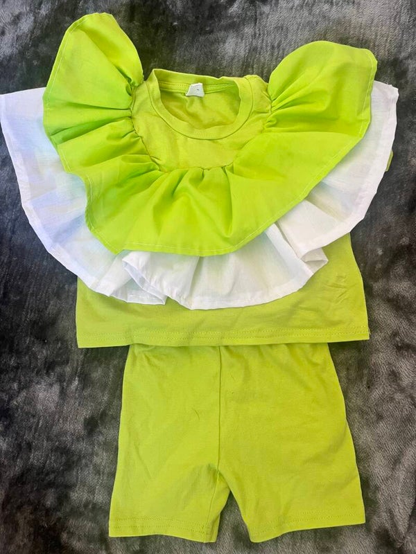 Ruffle Remy Bib Set