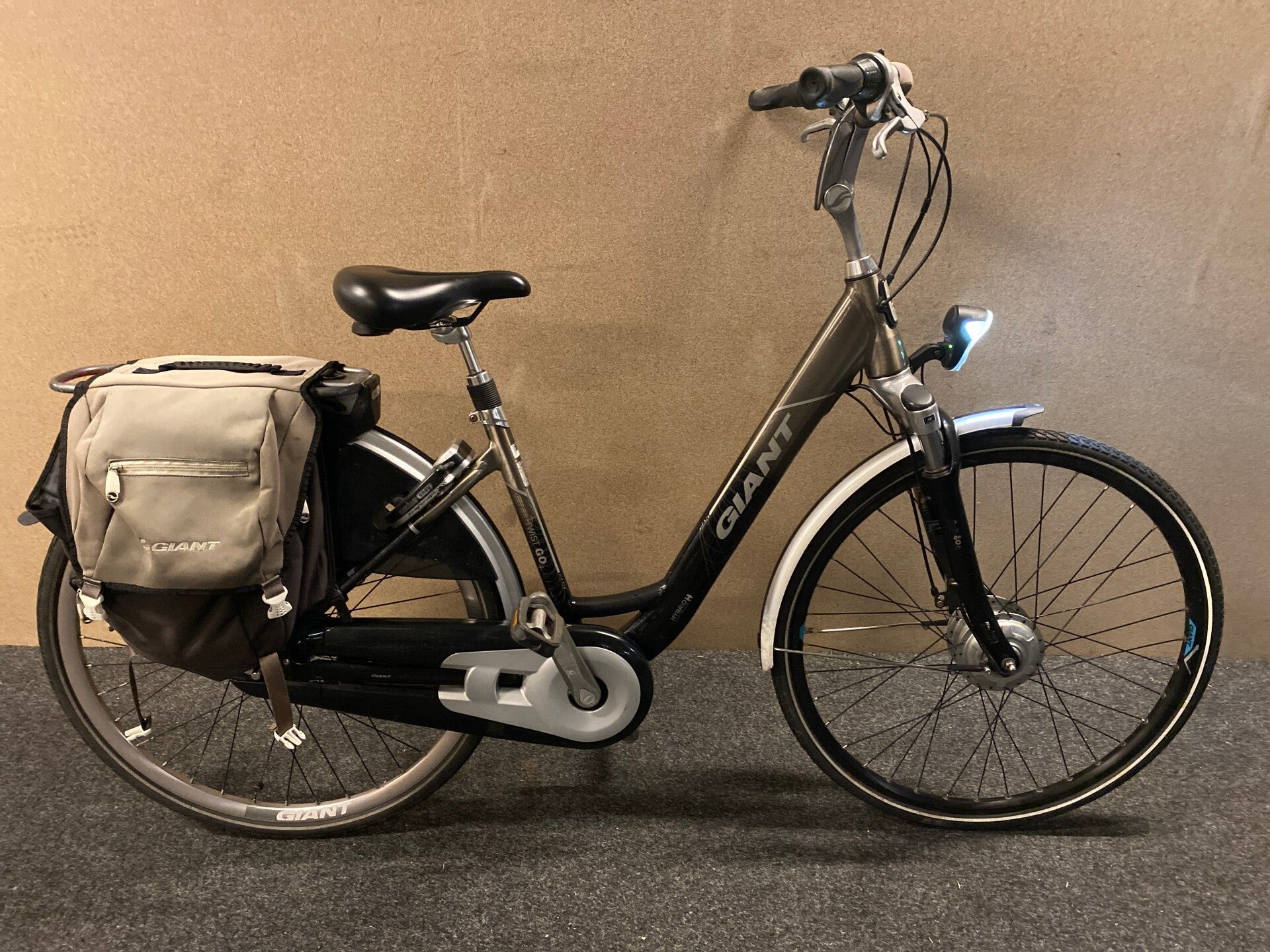 GIANT TWIST GO HYBRID ELEKTRISCHE DAMESFIETS S 49 CM