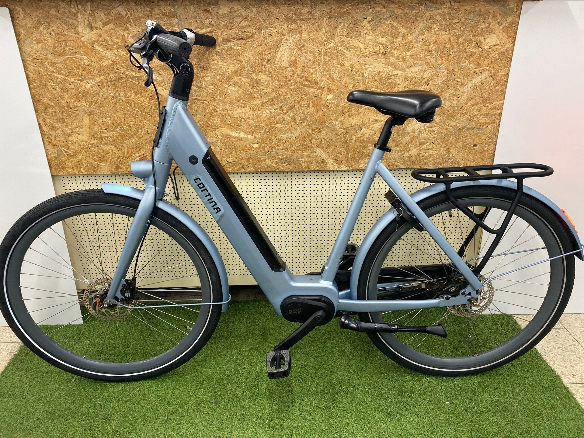 CORTINA E-NITE 2024 MIDDENMOTOR ELEKTRISCHE DAMESFIETS 57 CM