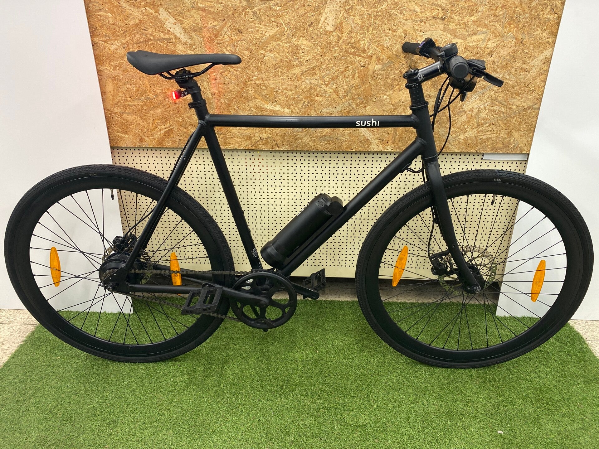 SUSHI MAKI 2023 ELEKTRISCHE HERENFIETS 60 CM