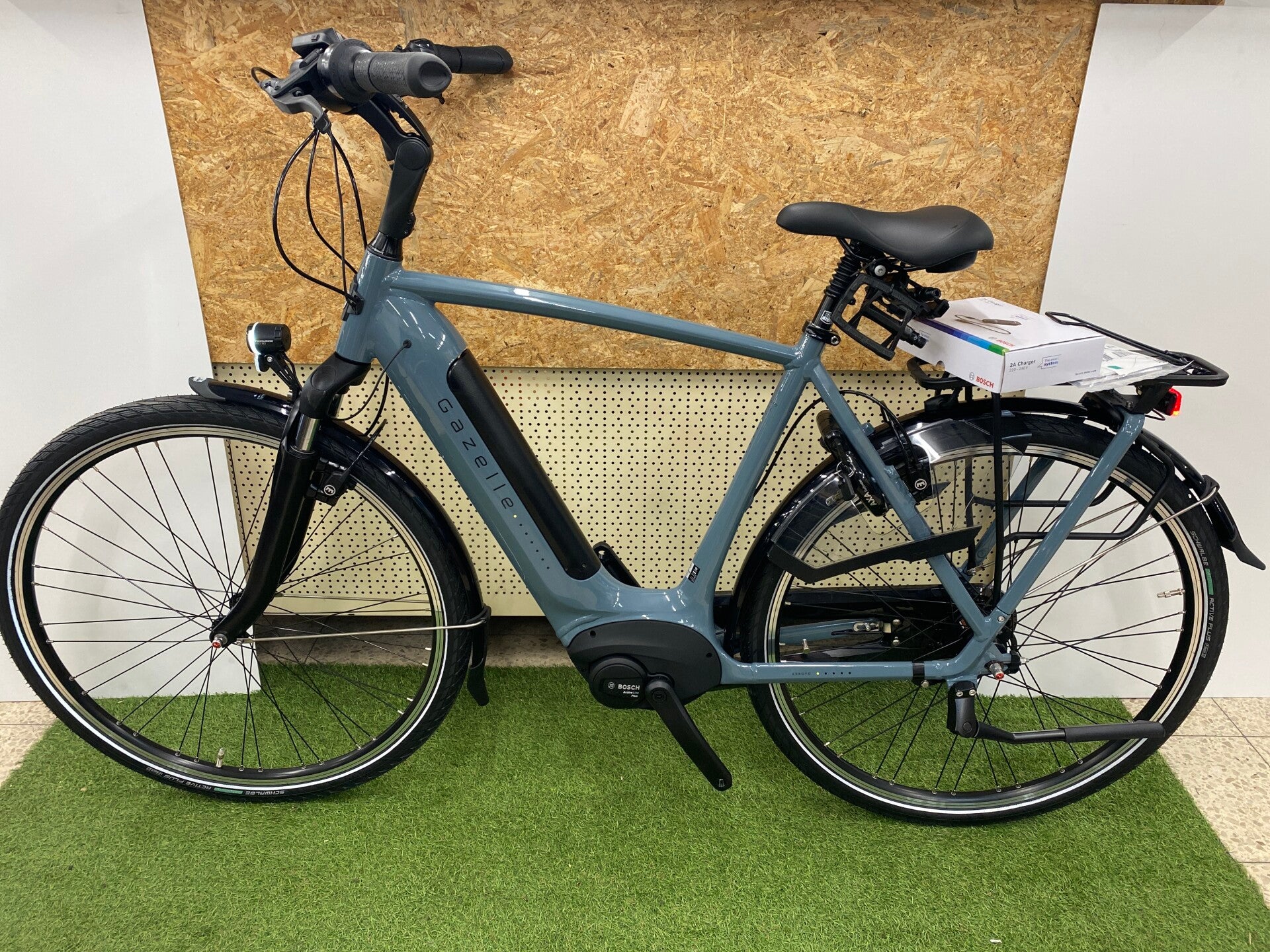GAZELLE ARROYO ELITE C7+ HMB BOSCH ACTIVE LINE PLUS MIDDENMOTOR ELEKTRISCHE HERENFIETS 57 CM 500WH NIEUW