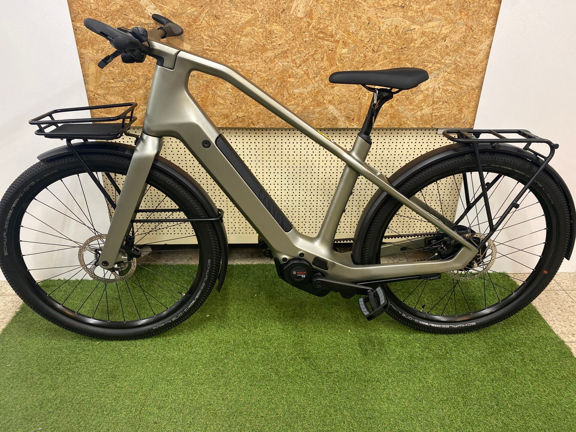 CANYON PROCEDE: ON CF 9 L 2022 BELT DRIVE SLECHTS 691 KM