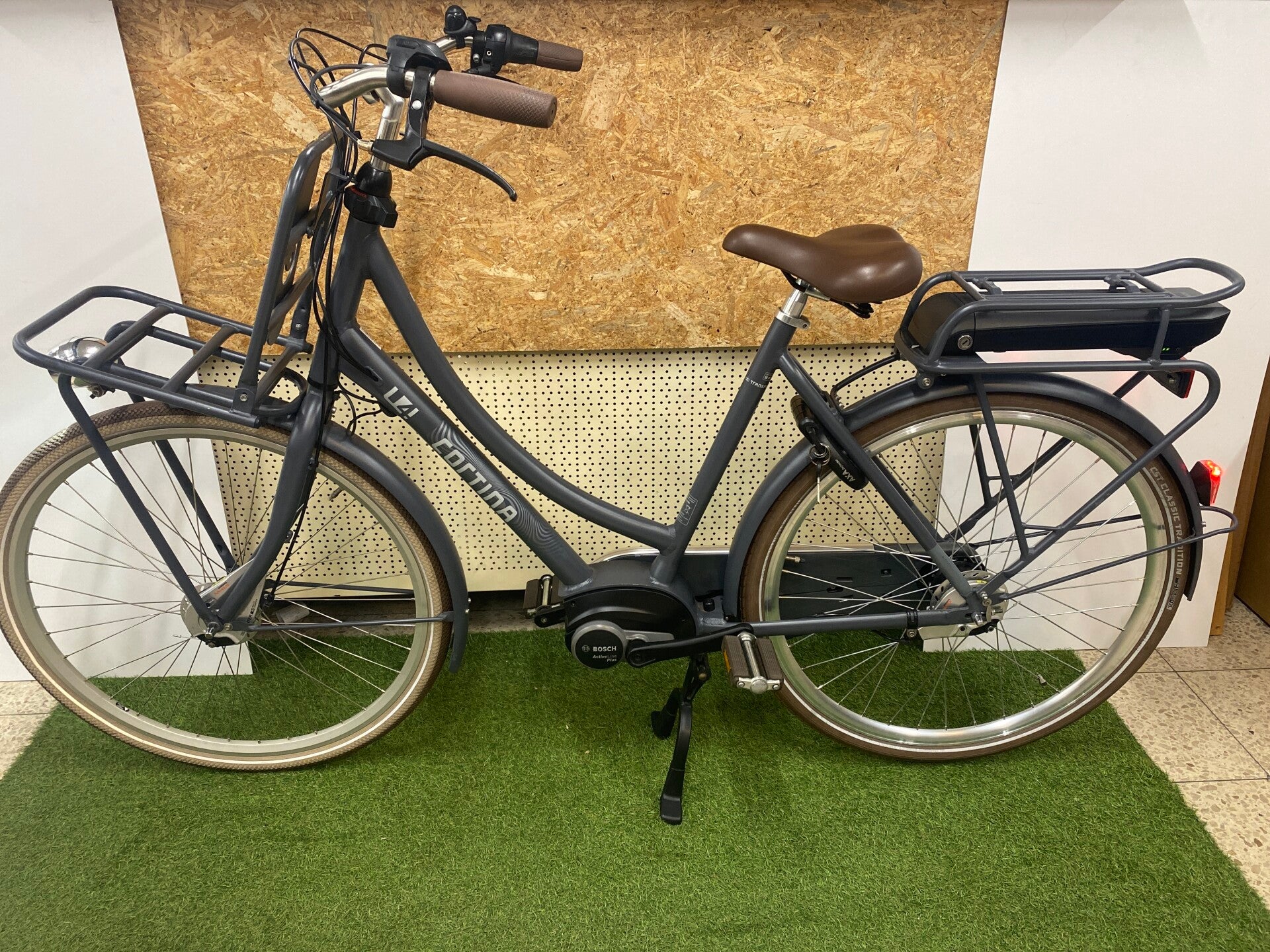 CORTINA E U4 2024 BOSCH ACTIVE LINE MIDDENMOTOR ELEKTRISCHE DAMESFIETS 57 CM