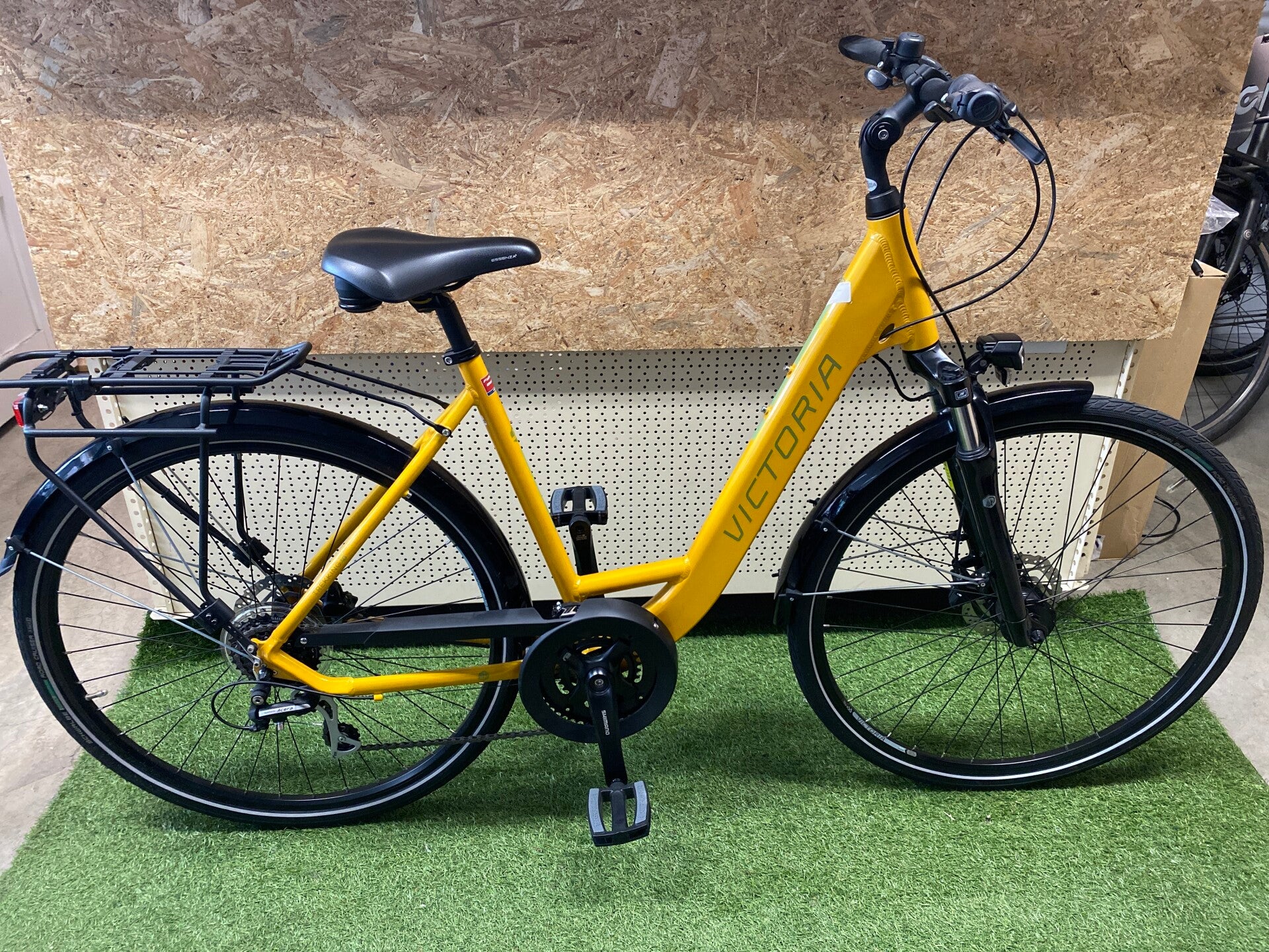 VICTORIA 2.9 TREKKING DAMESFIETS 51 CM 2X8 VERSNELLING NIEUW