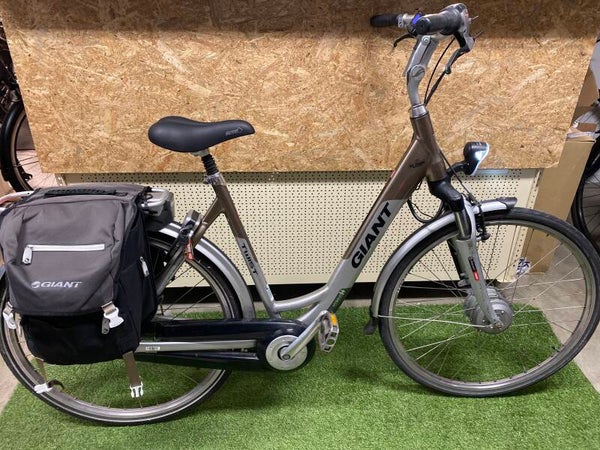 GIANT TWIST ELEKTRISCHE DAMESFIETS 55 CM 8V 2 ACCUS