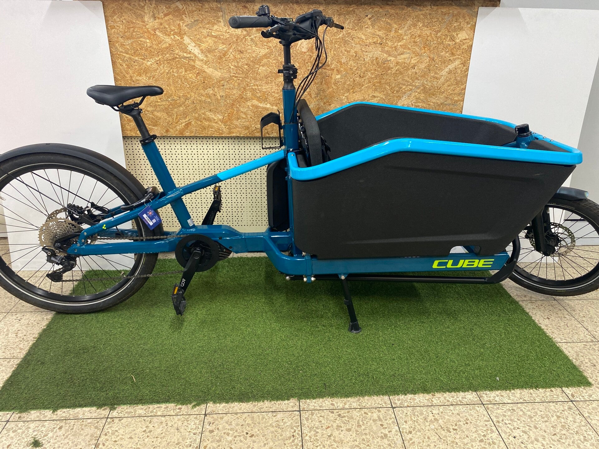 CUBE CARGO SPORT HYBRID 2023 BOSCH CARGO LINE SLECHTS 386 KM