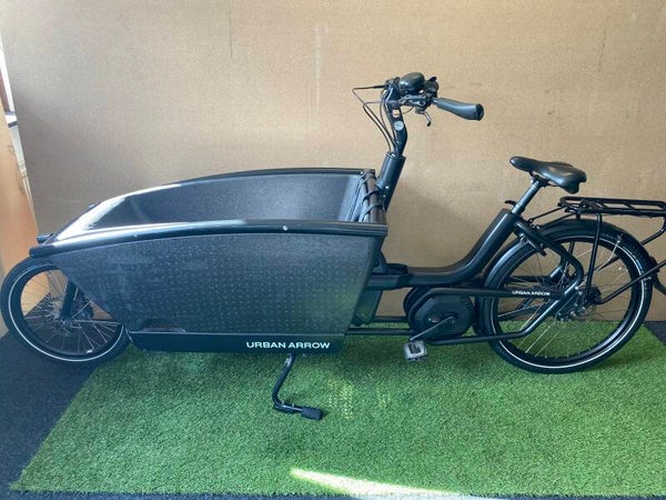 URBAN ARROW FAMILY 2022 CARGO LINE MIDDENMOTOR ELEKTRISCHE BAKFIETS SLECHTS 2975 KM
