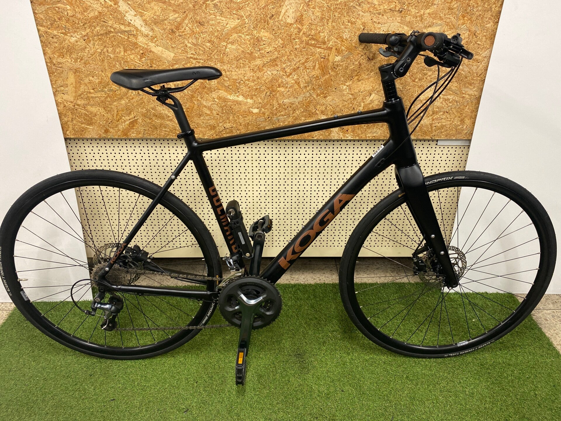 KOGA COLMARO 2023 LICHTGEWICHT SPORTS GRAVEL FIETS L 3X10V