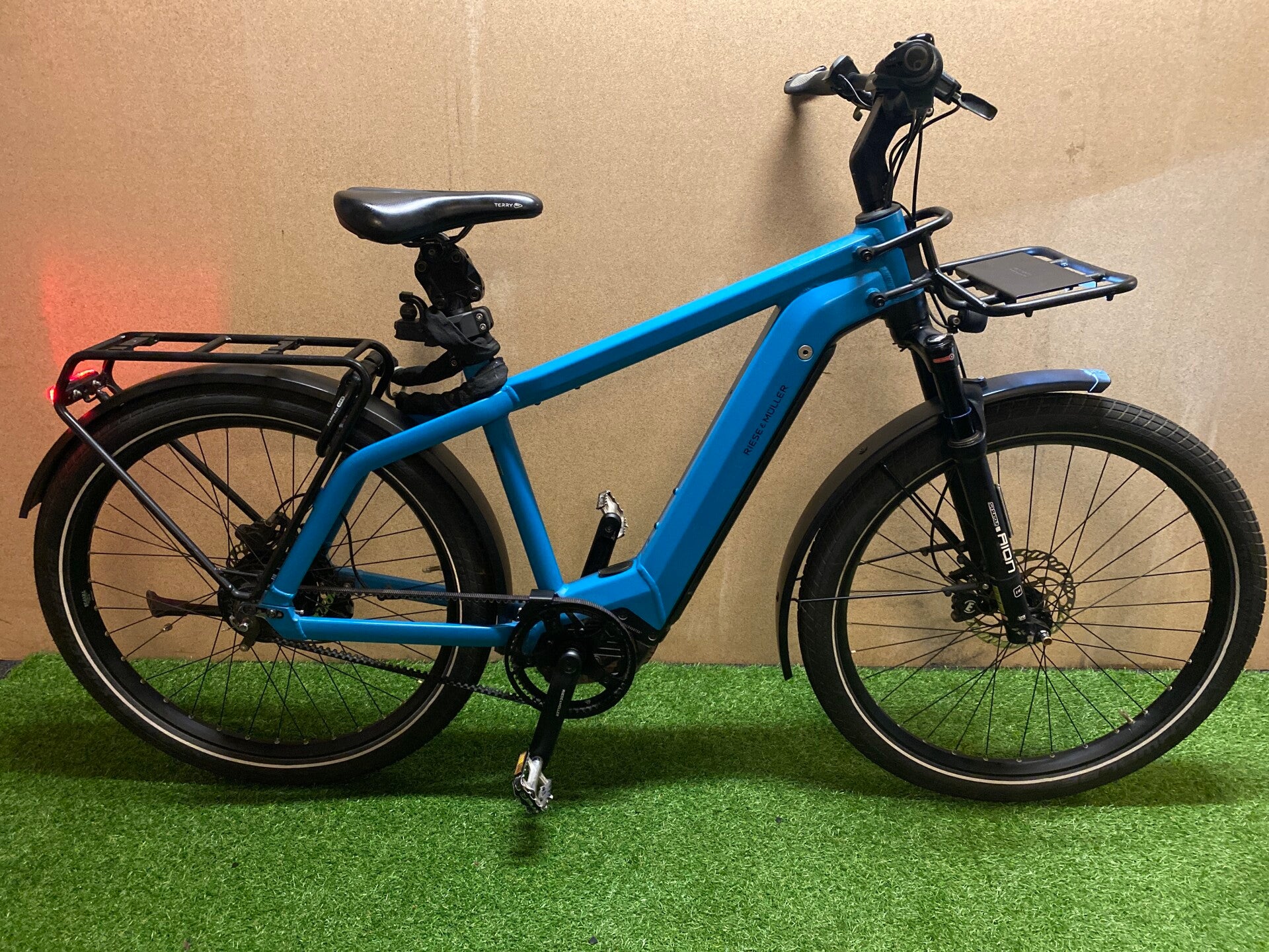 RIESE MULLER CHARGER 3 GT VARIO 2023 BOSCH PERFORMANCE LINE CX MIDDENMOTOR ELEKTRISCHE HERENFIETS 49 CM BELT DRIVE