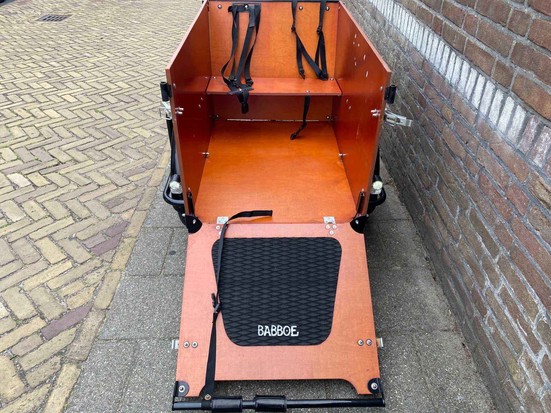 BABBOE DOG E 2022 SLECHTS 1135 KM