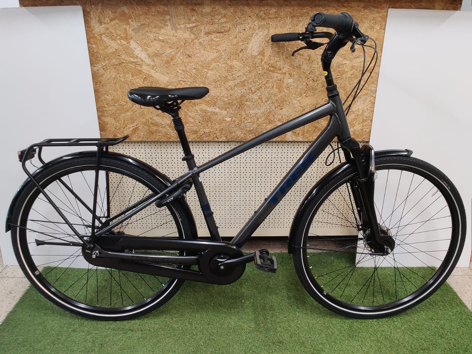 TREK DISTRICT 2 2025 HERENFIETS M 7V