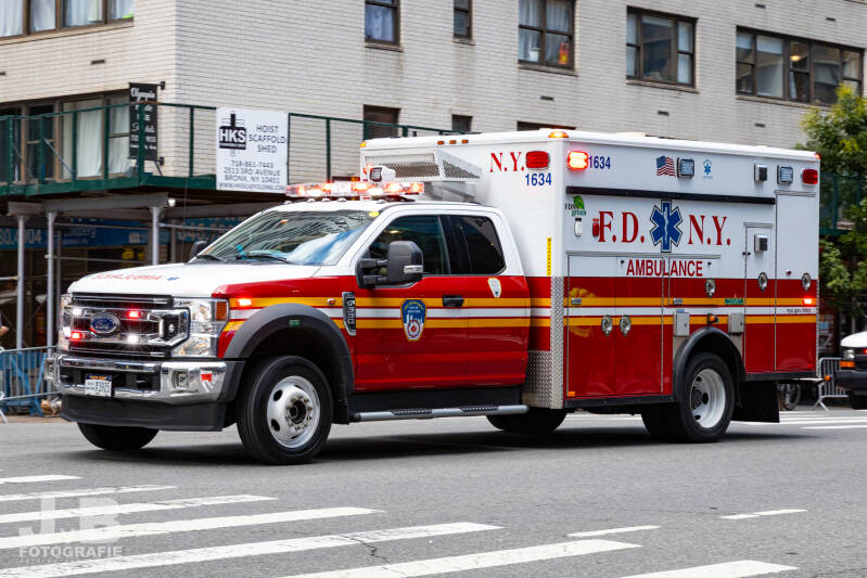 EMS 1634 - FDNY Ambulance