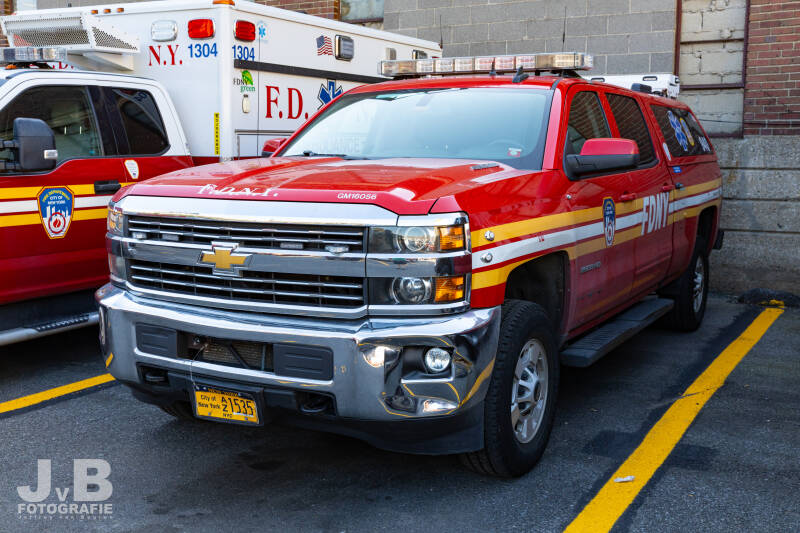 EMS 940 - FDNY Medics