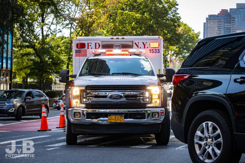 EMS 1533 - FDNY Ambulance